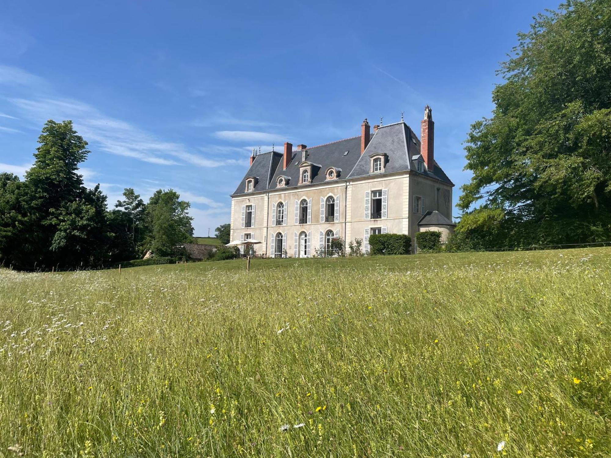 Etang-sur-Arroux Chateau De Vaux Morvan מראה חיצוני תמונה