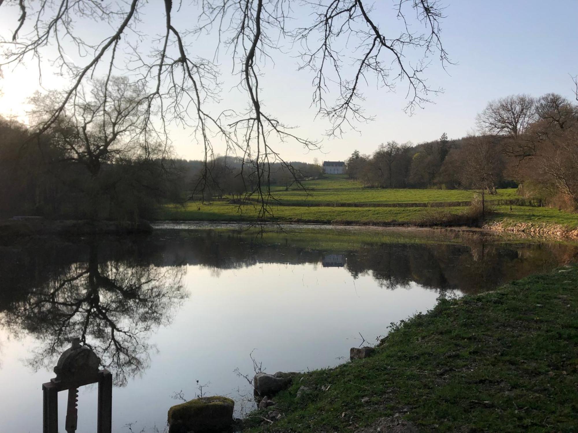 Etang-sur-Arroux Chateau De Vaux Morvan מראה חיצוני תמונה